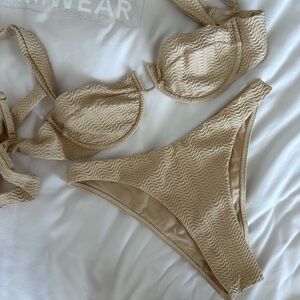 MONDAY SWIM BIKINI SET NWT